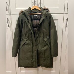 The North Face Arctic down Parka Olive Green Hooded Coat.  Women medium